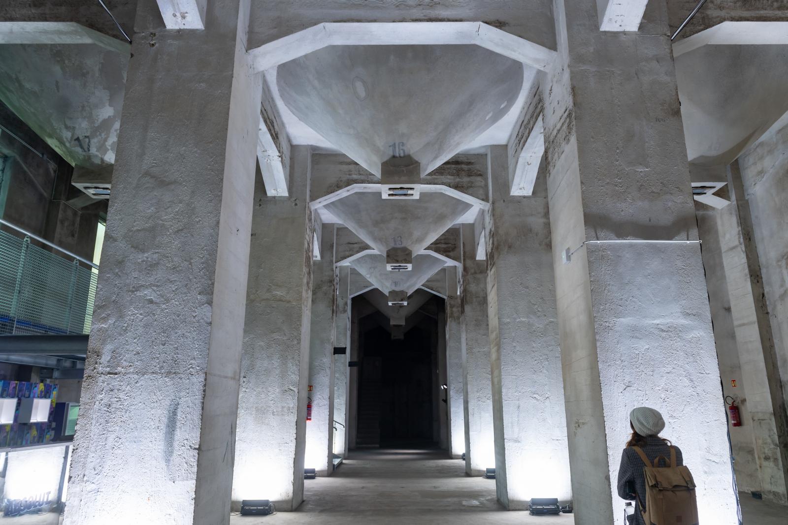 A régi gabonasiló belseje olyan, akár egy katedrális