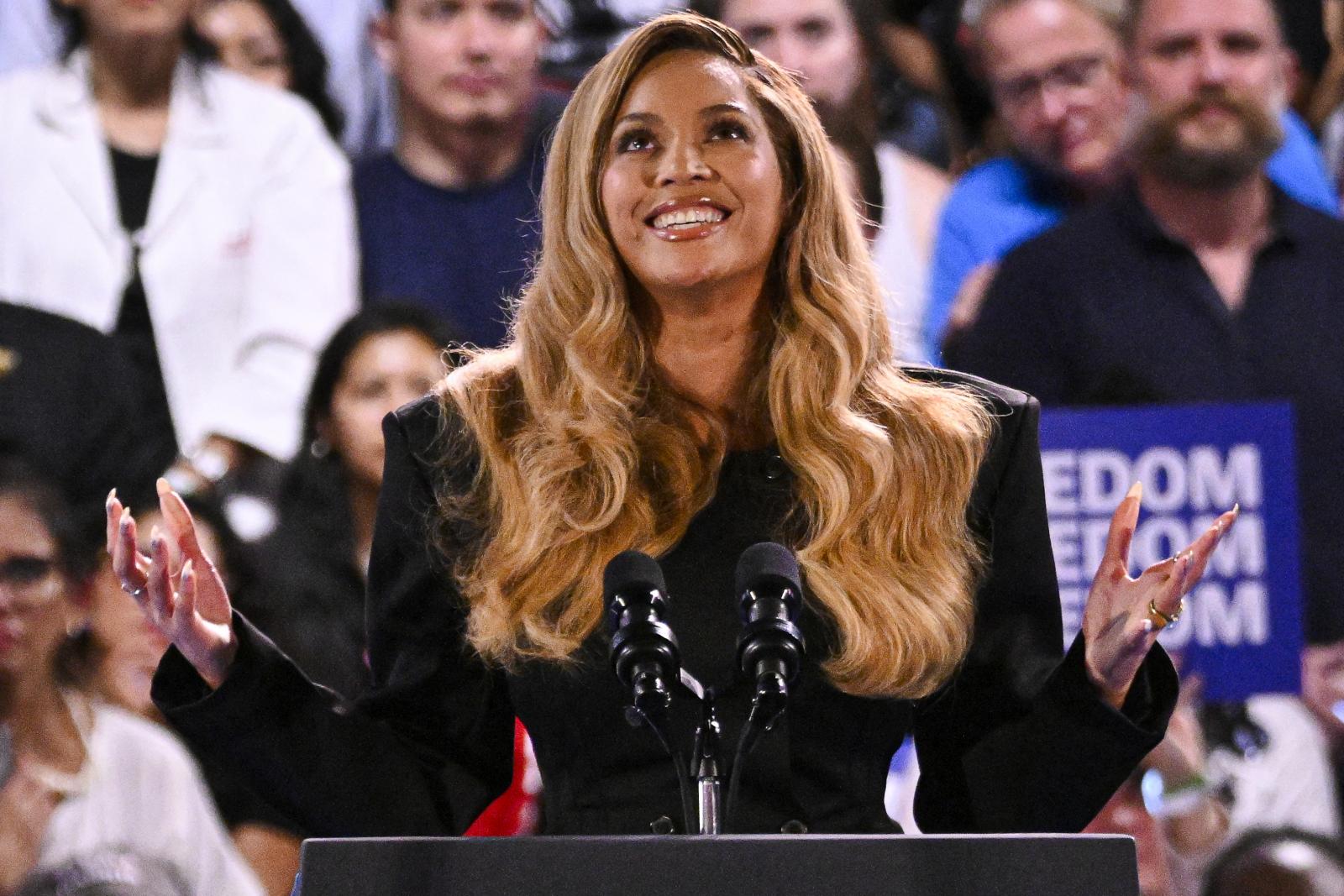 Beyoncé a houstoni kampányrendezvényen