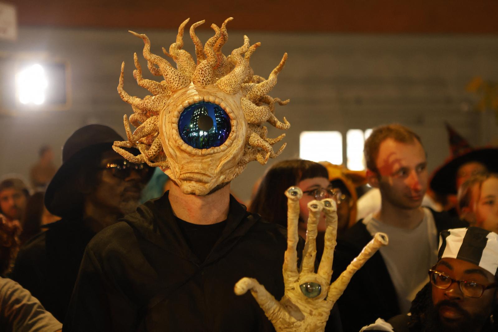 A törökországi Izmirben is beöltöztek