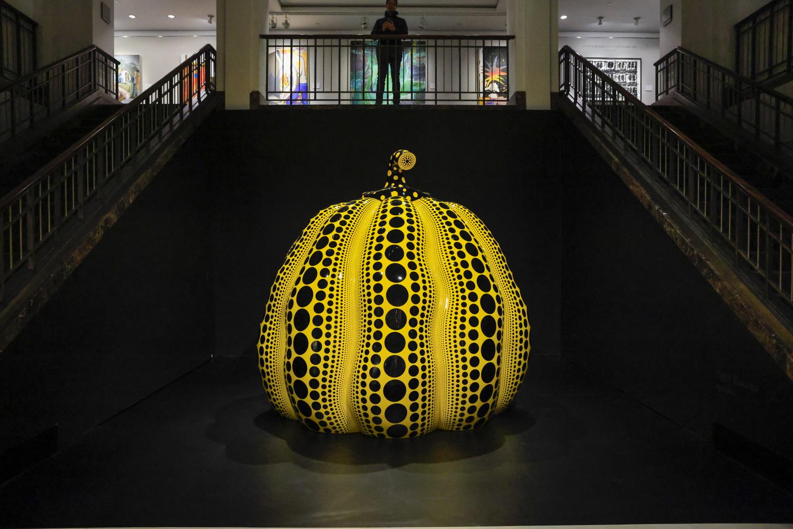 Yayoi Kusama Pumpkin (2022) című szobra is ár alatt kelt el 6,82 millión