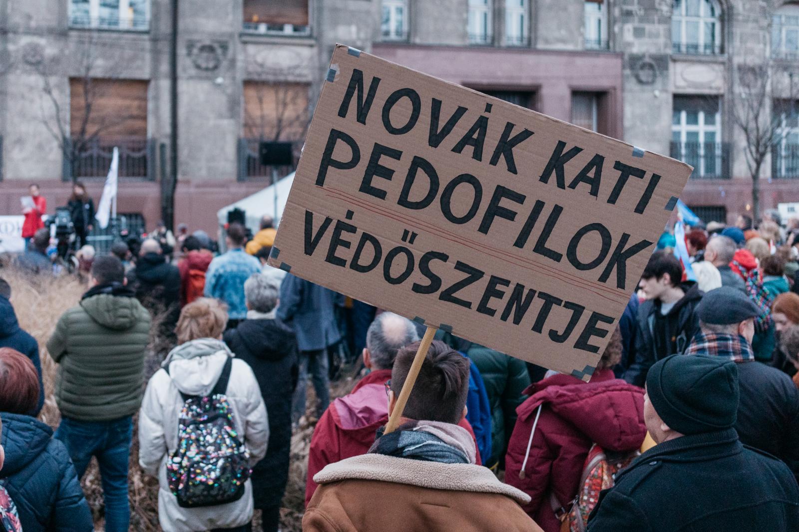 Tüntetés a volt államfő ellen