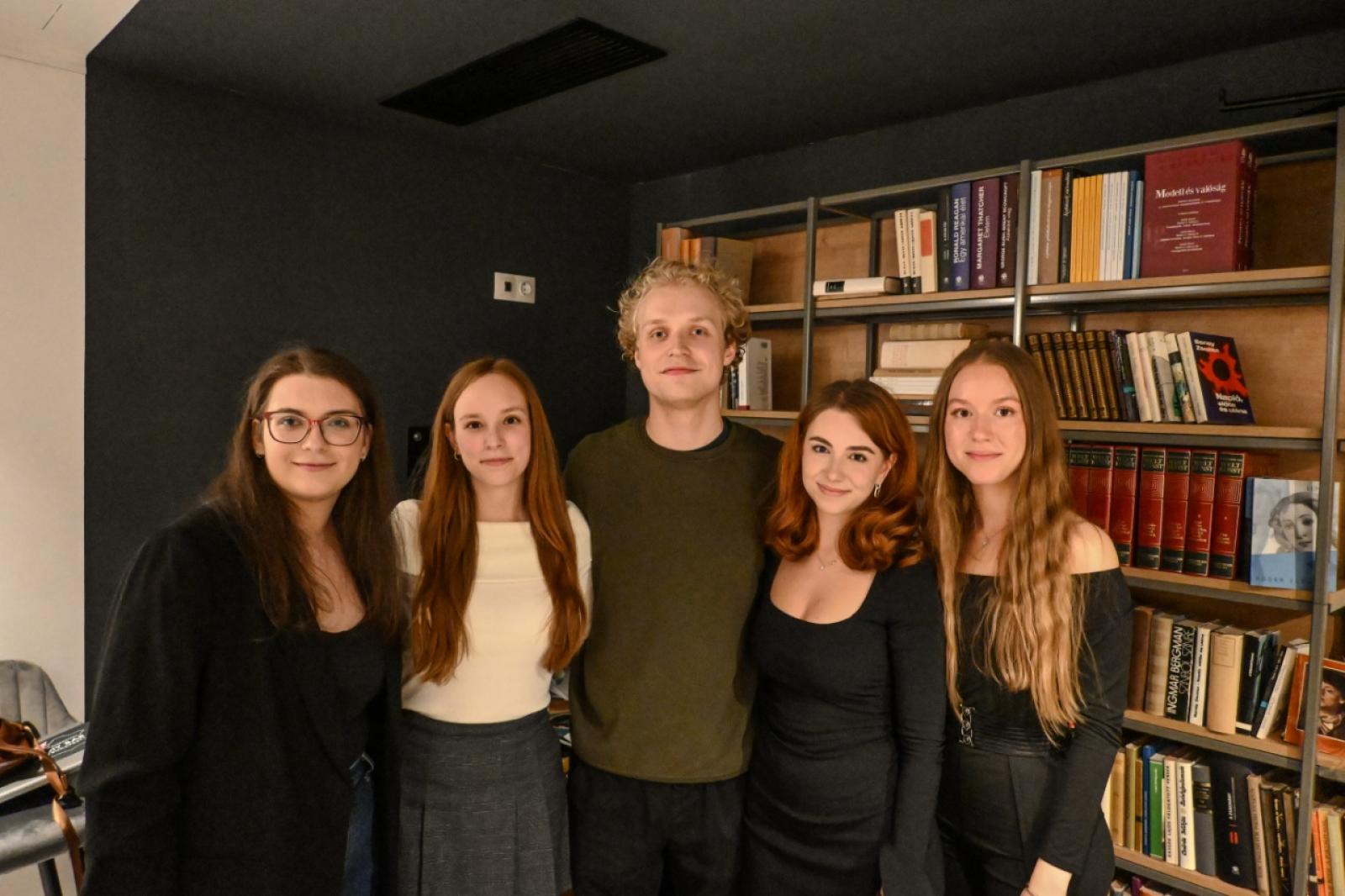 Hajnali Pánik - csoportkép