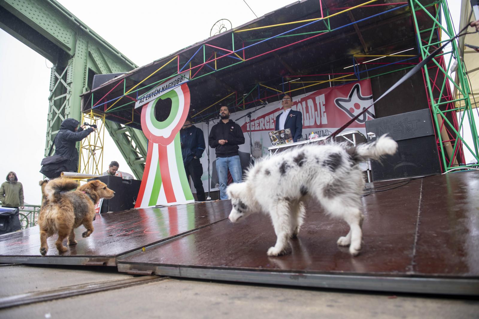 A Tisza Párt nagygyűlése az Andrássy úton 