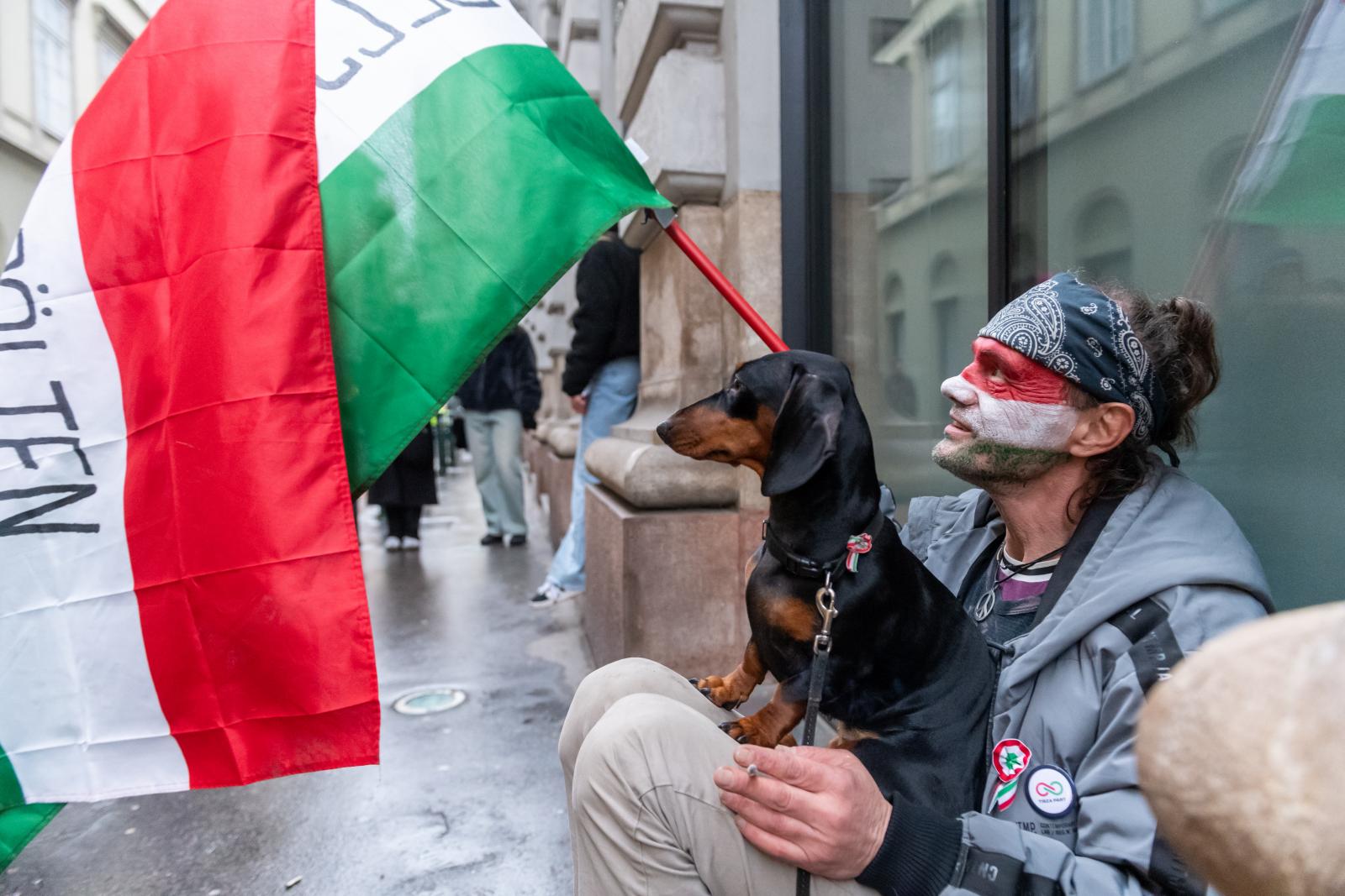 A Tisza Párt nagygyűlése az Andrássy úton 