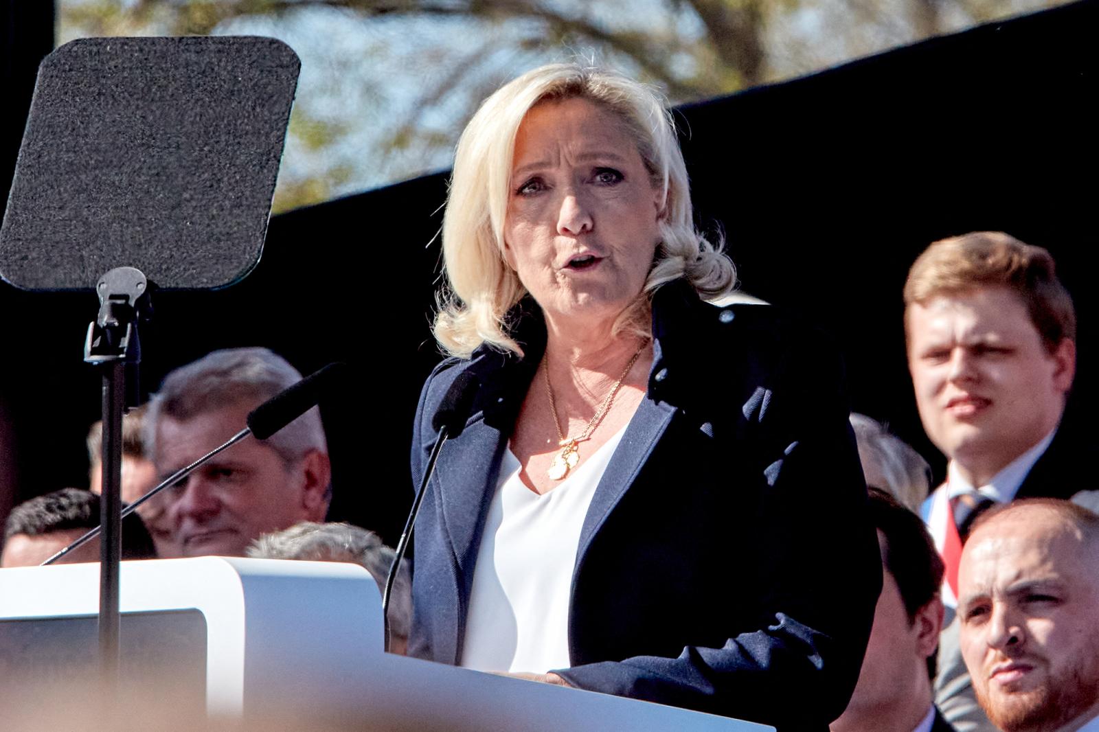 Donald Trump emberei Marine Le Penért lobbiztak Párizsban