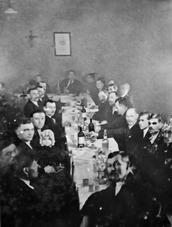 A szerző nagyapja a Komárom megyei gazdasági elöljárók évzáró ünnepén (1942)