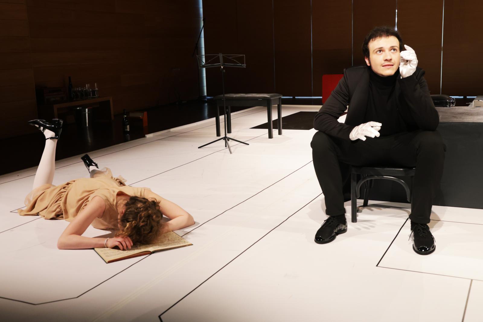 Hozzátartozik-e a tehetséghez a zsenialitás? − A menthetetlen ezt a dilemmát dolgozza fel