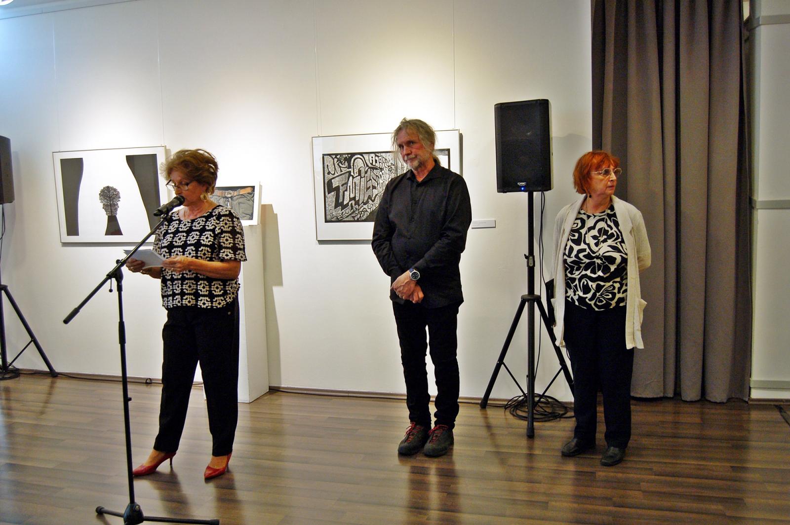 Géger Melinda művészetörténész és a KaposArt szíve-lelke: Vörös András festőművész és Halmos Klára grafikusművész