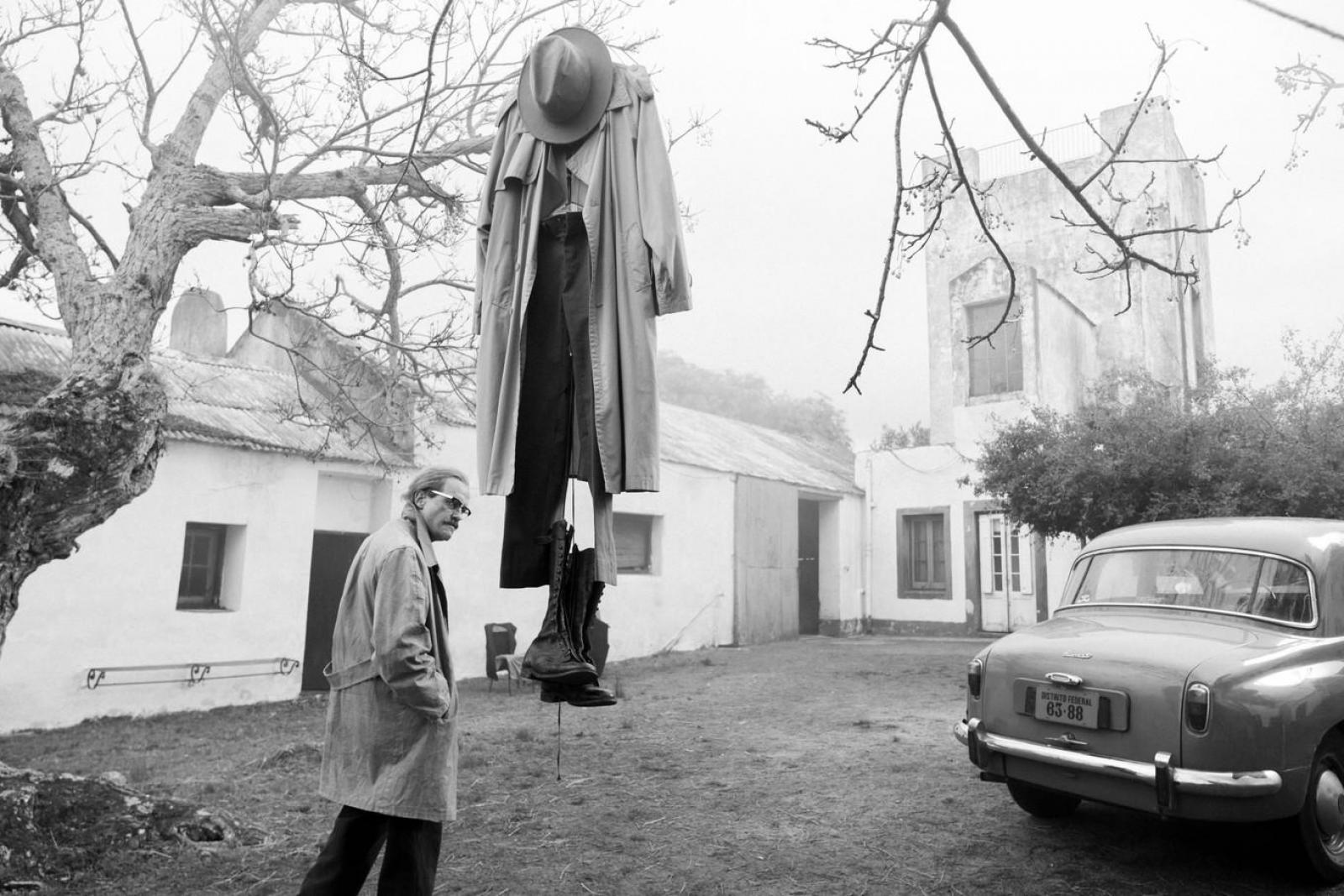 A Mengelét alakító August Diehl egyfajta ámokfutást mutat be az alakítása során