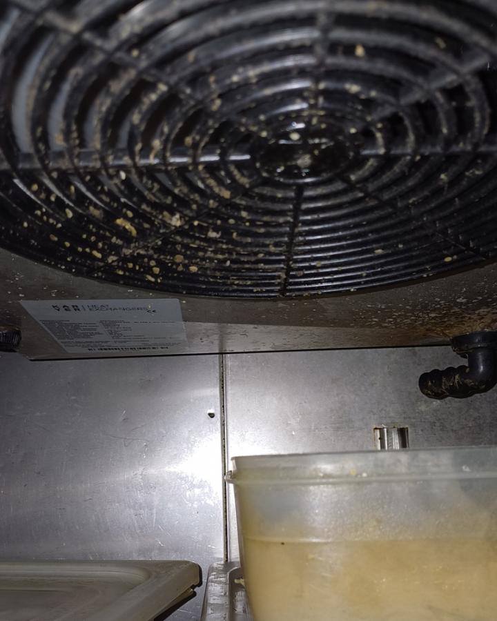 A Nemzeti Kereskedelmi és Fogyasztóvédelmi Hatóság által az ellenőrzés során készített, helymegjelölés nélkül közreadott felvétel 