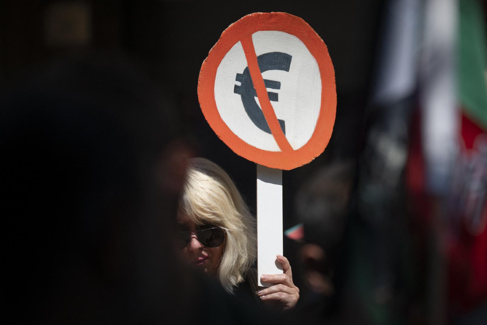 Euróellenes tüntetés 2025. június 4-én Szófiában