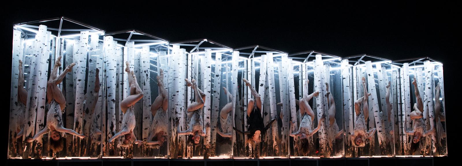 A GisL egyik látványos jelenete, a koreográfiát Velekei László készítette