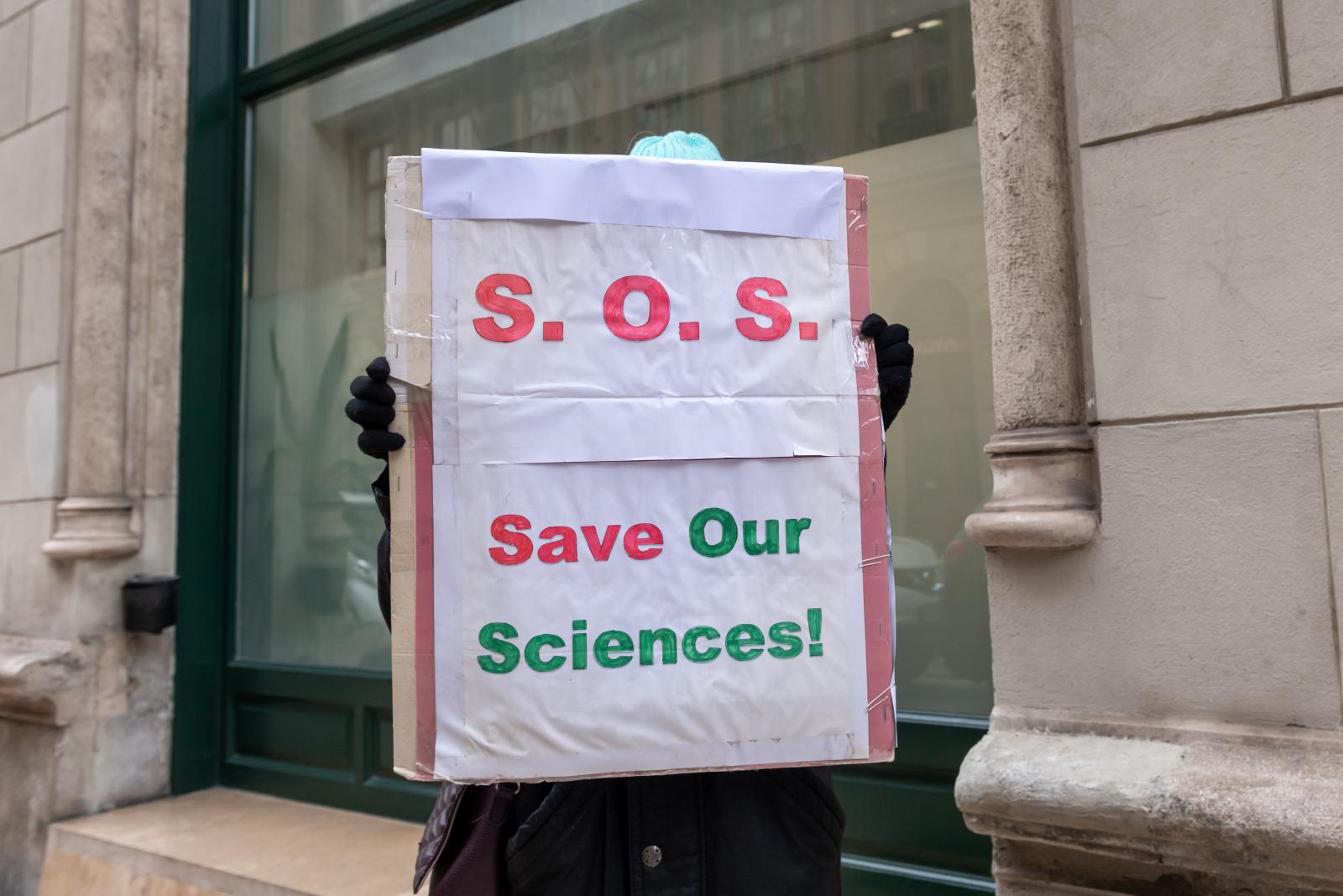 Attól tartanak a kutatók, hogy az átszervezés a kutatóhálózat megszűnésének első lépése lehet