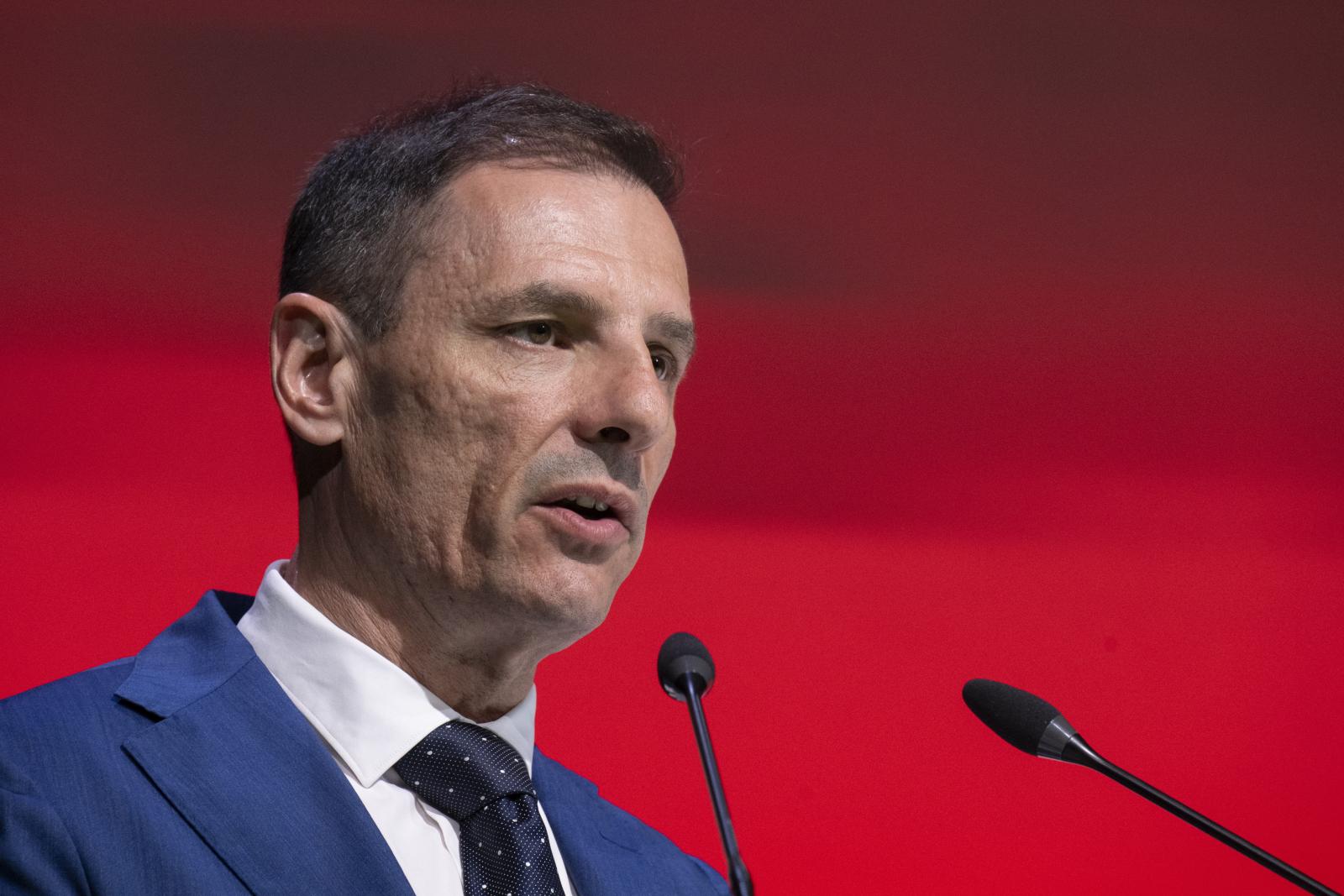 Úgy tűnik, a Fidesz jelöltjei bizonyos körzetekben civilnek álcázzák magukat