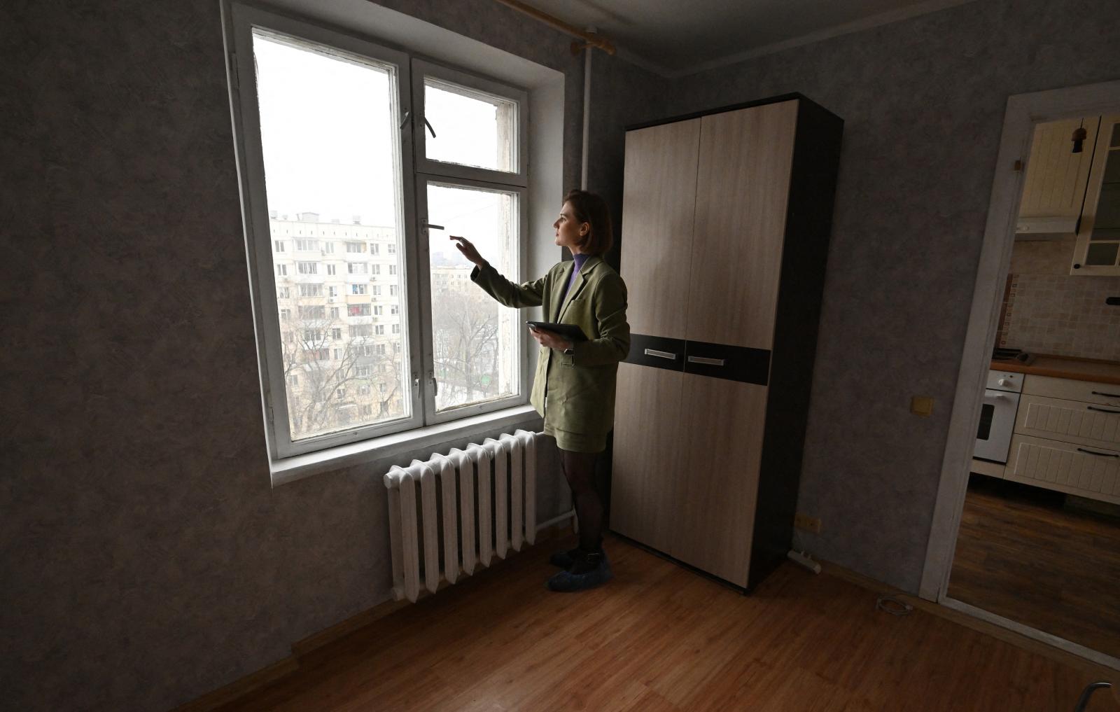 Inkább autót biztosítanak egyes cégek a távolban lakóknak a bejáráshoz, mintsem támogatnák az albérlet vagy a lakáshitelrészlet fizetését