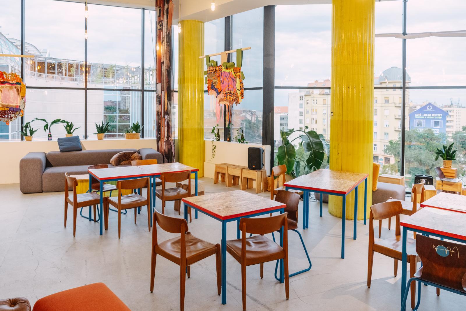 Kollab közösségi tér, Mammut I.