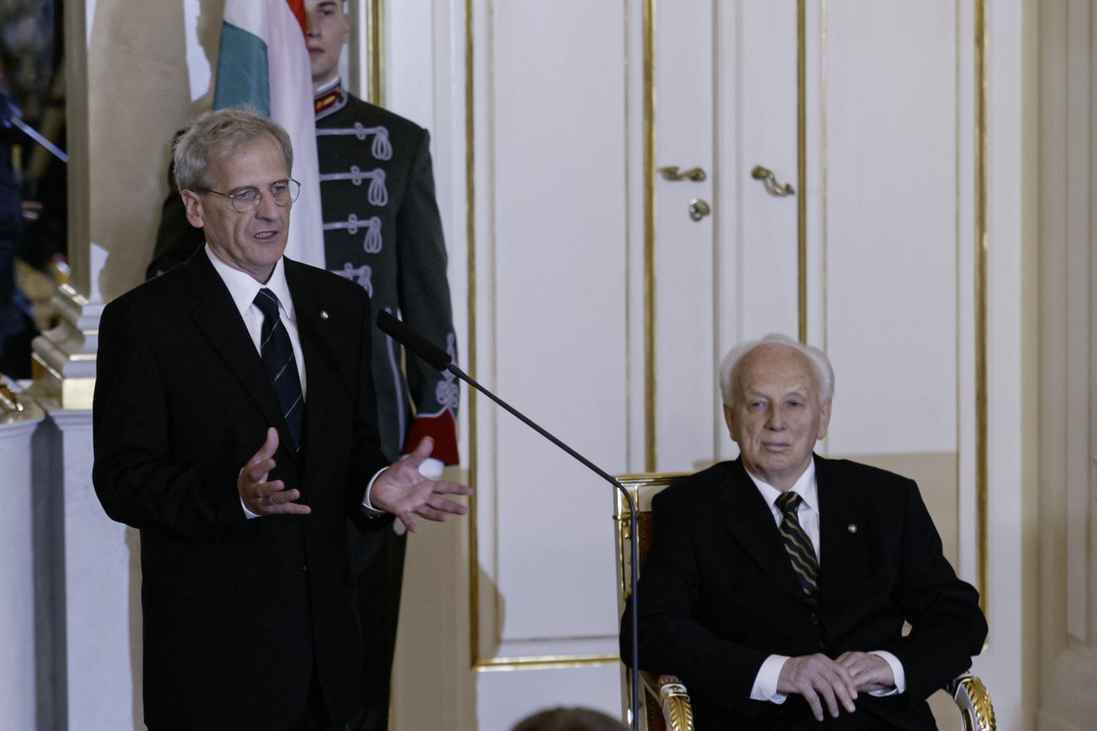 A Sándor-palotában Mádl Ferenccel 2005. augusztus 5-én