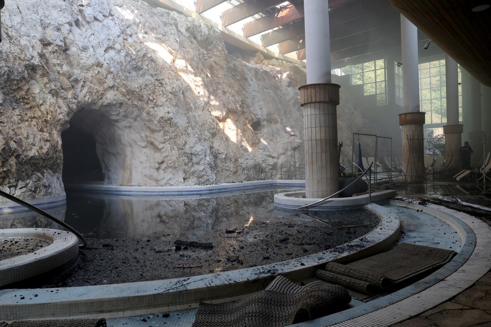 A barlangfürdő még jó ideig biztosan nem fogad látogatókat