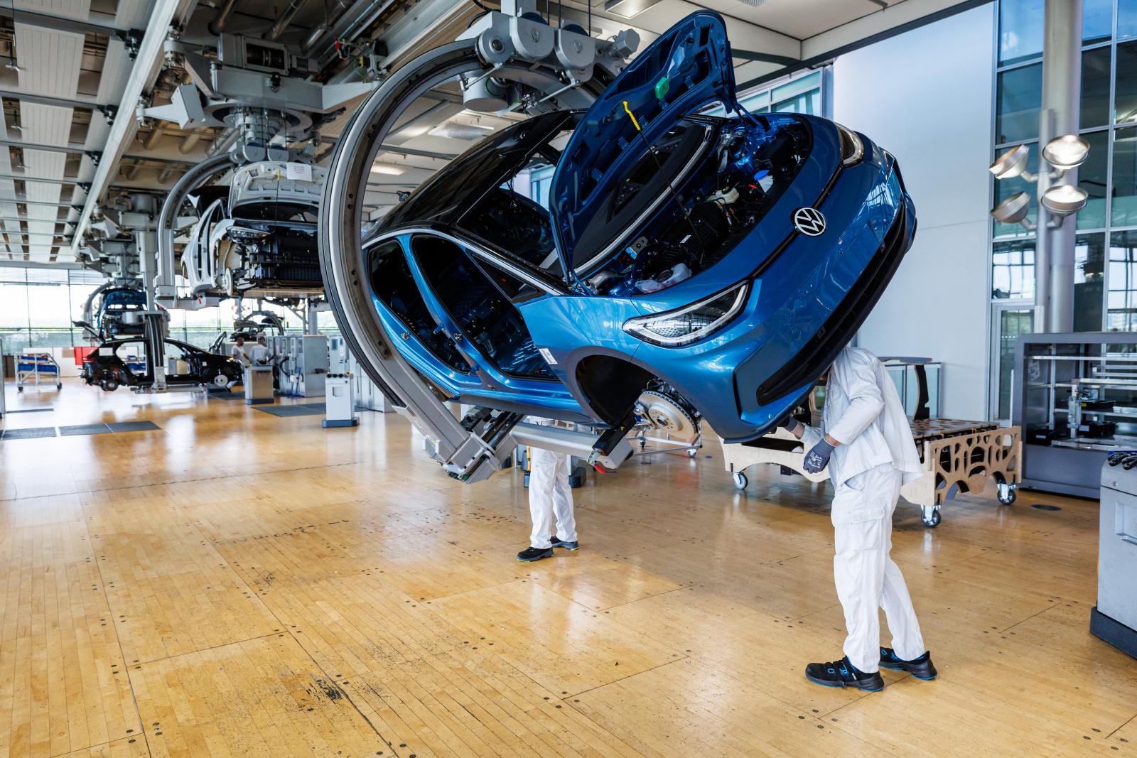 A német autógyártást a feje tetejére állíthatják Trump vámterhei