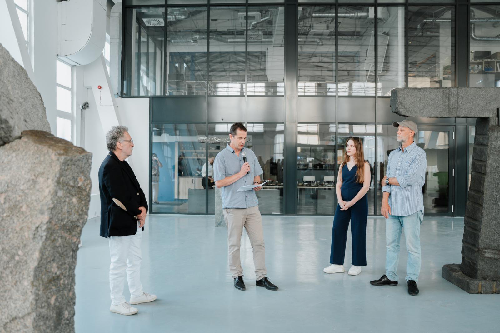 Mohácsi András a tárlatnyitón