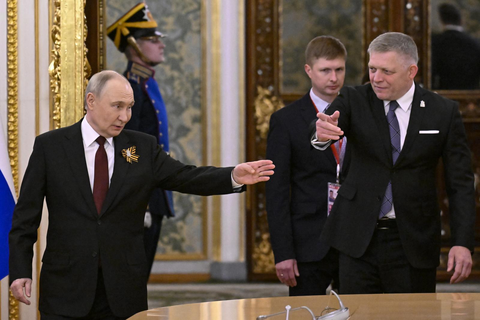 Robert Fico egyedüli uniós vezetőként vesz részt a pekingi parádén. Előzetesen Putyinnal tárgyalt