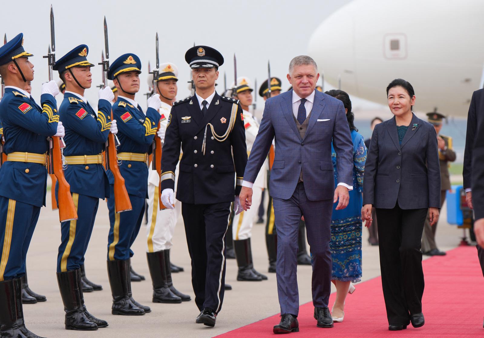 Robert Fico érkezése Pekingbe szeptember 2-án