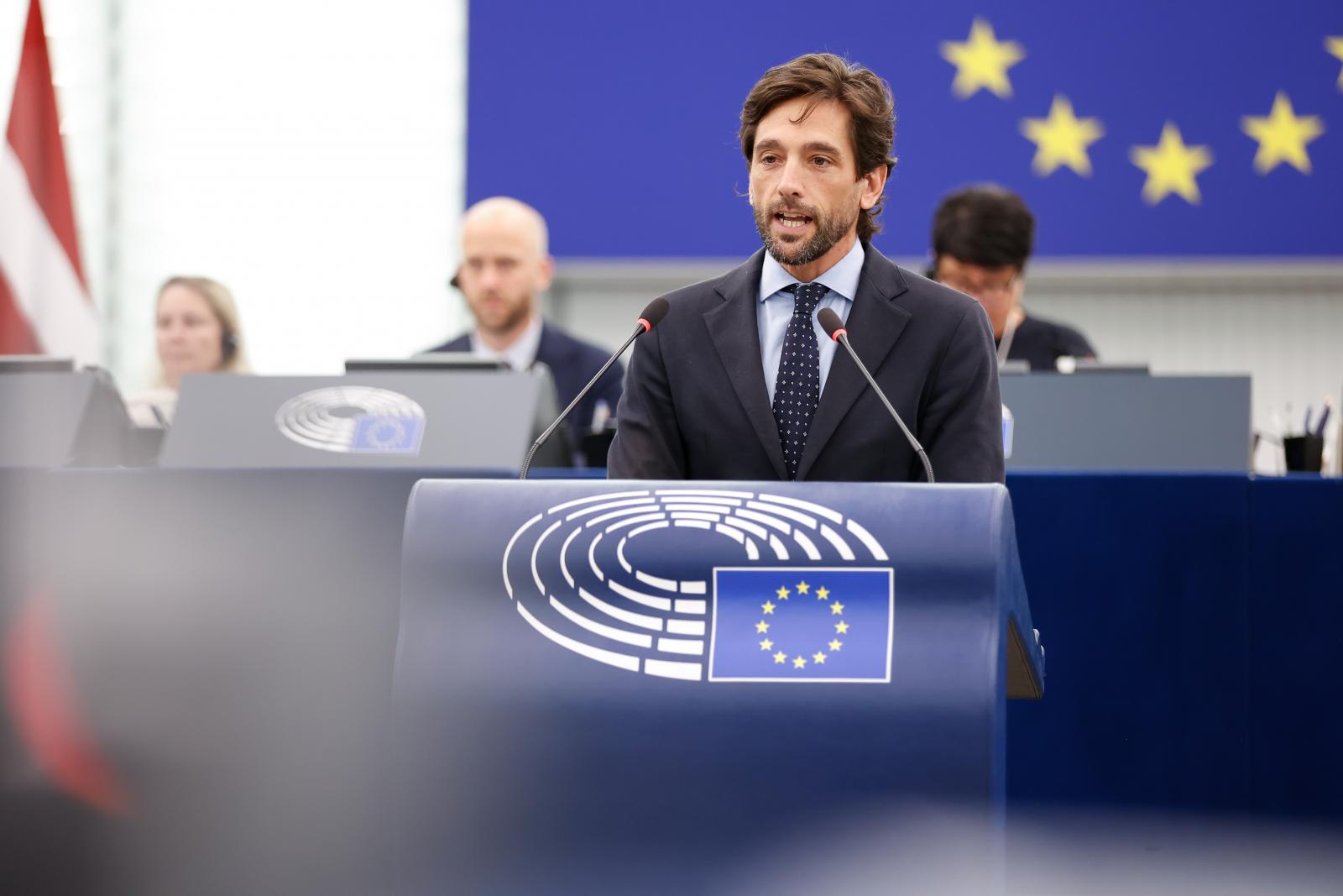 Adrián Vázquez Lázara