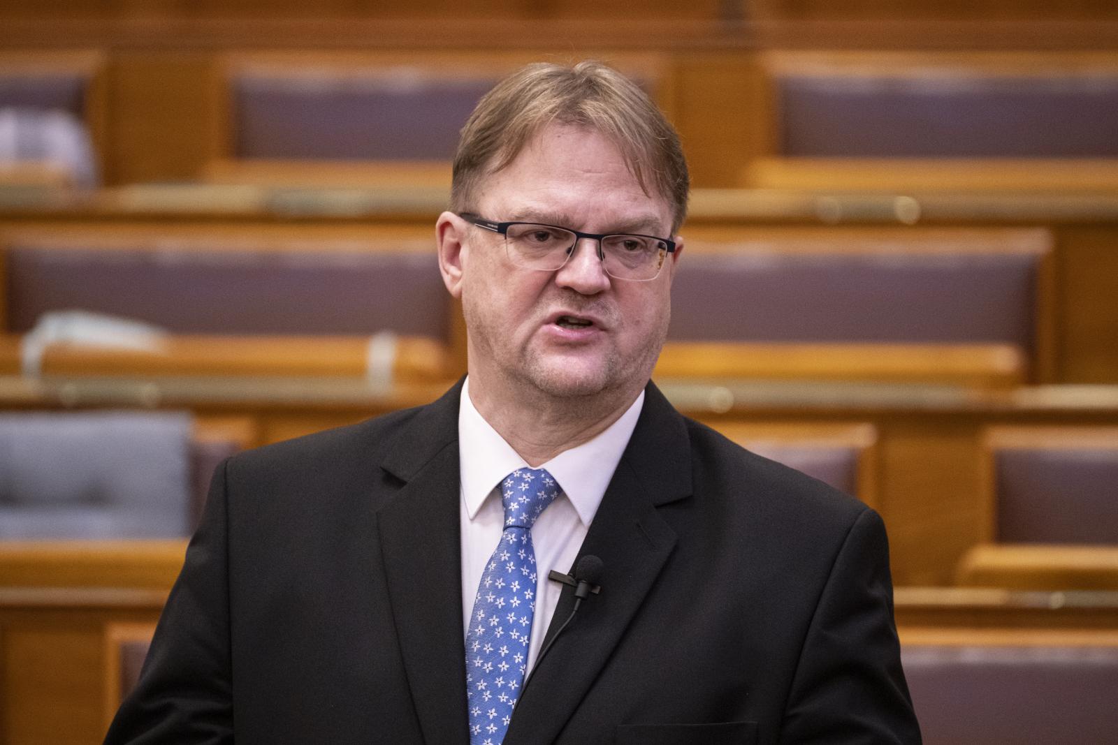 Répássy Róbert az Országgyűlés plenáris ülésén szeptember 29-én