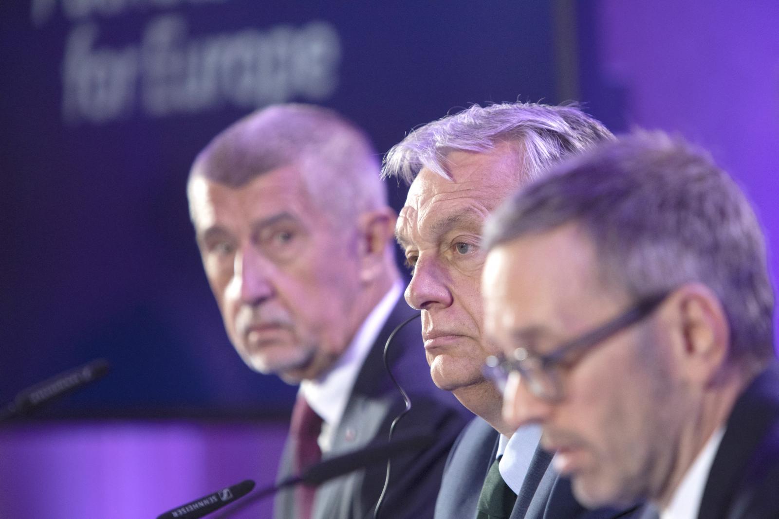 Andrej Babis és Orbán Viktor Herbert Kickllel, az Osztrák Szabadságpárt vezetőjével a Patrióták Európáért (PfE) EP-frakció megalakításakor