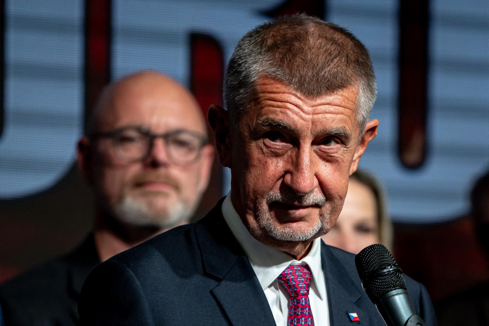 Andrej Babis: Az ukrán zászló kitűzésével emlékezik meg a cseh kormányhivatal az orosz agresszió kezdetéről