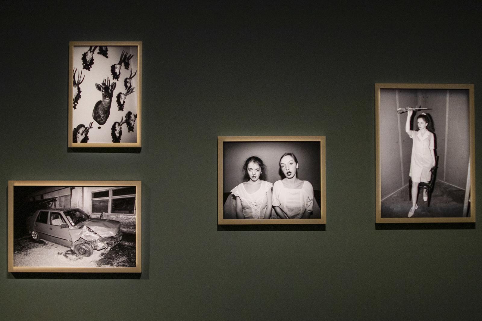 Bede Kincső fotósorozata az örökölt történelmi traumákat vizsgálja