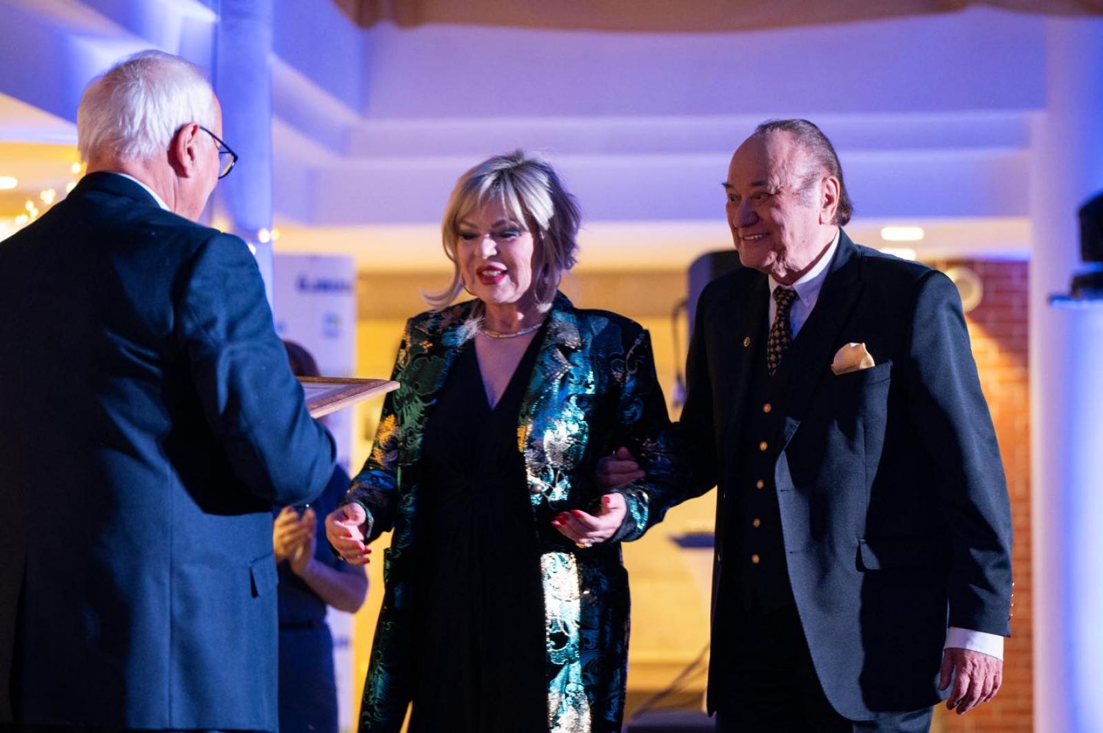 Újbuda díszpolgára lett Korda György és Balázs Klári