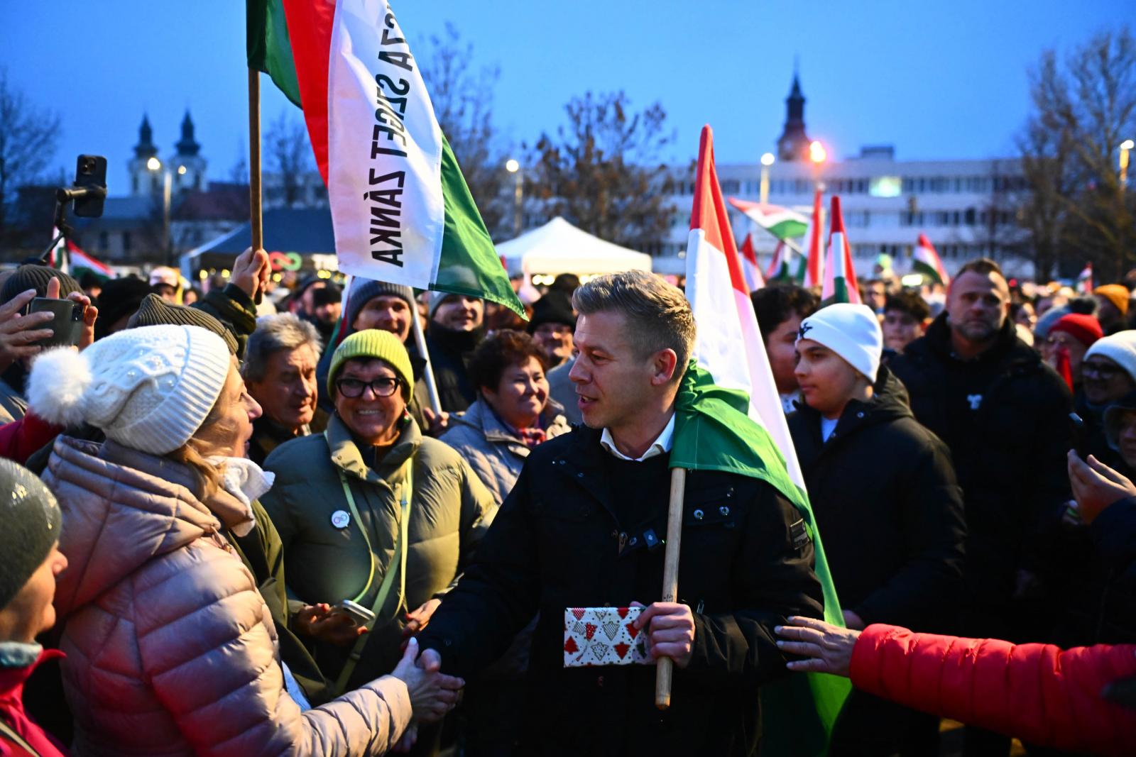 Szombaton indul a választási kampány, Magyar Péter arra kéri önkénteseit, hogy kopogtassanak be minden ajtón