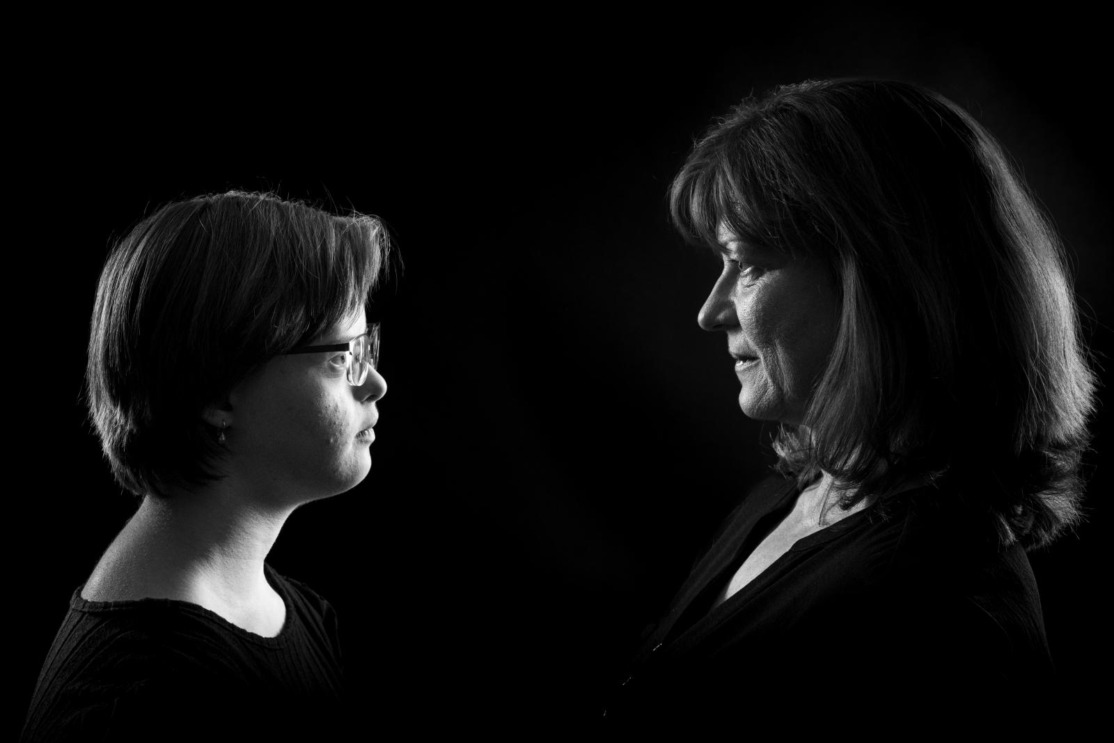 A Barcsi Szivárvány Egységes Gyógypedagógiai Módszertani Intézmény EGYMI „Mert hozzád tartozom” című fotókiállítása a Barcsi Városi Könyvtárban.
Fotón: Papp Henrietta