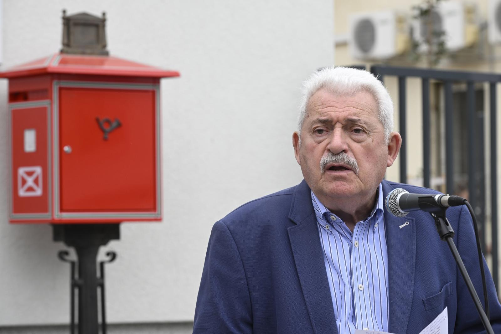 Most az Ügyfélkapun küldött adóemeléssel és háborúval riogató üzenetet a nyugdíjasoknak az Orbán-kormány