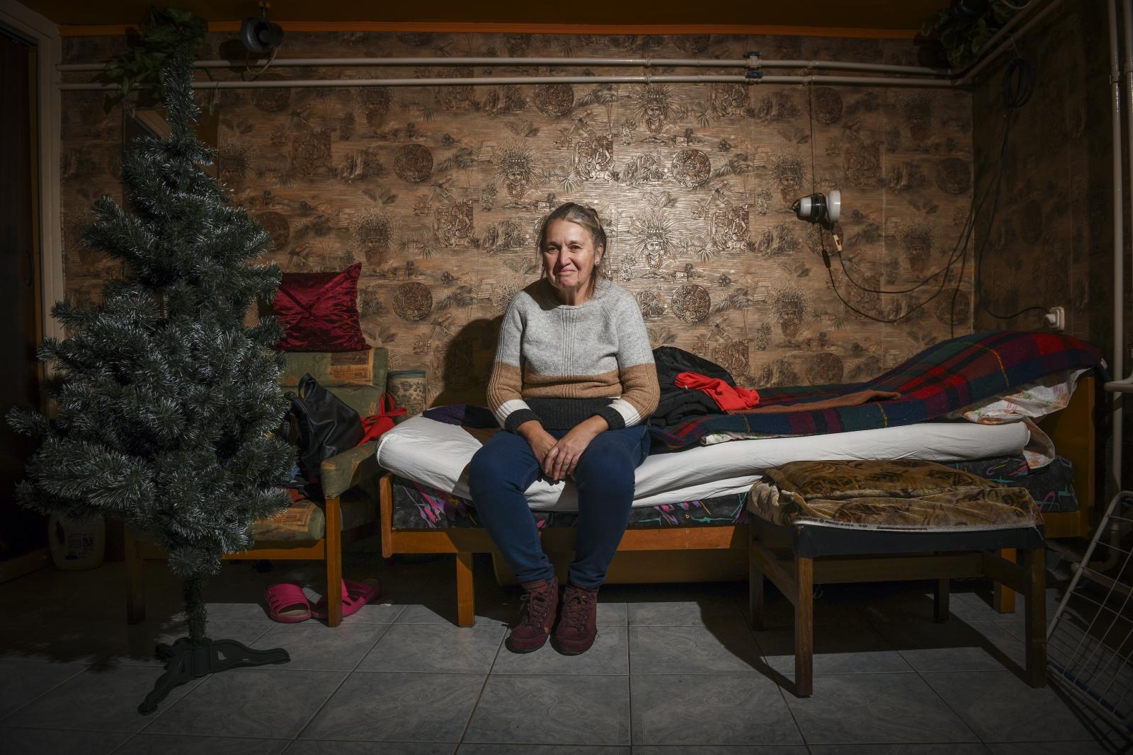 Három év hajléktalanszálló után költözhetett be egy apró garzonba Márti néni, aki egy bántalmazó kapcsolatból menekült el Kaposvárra