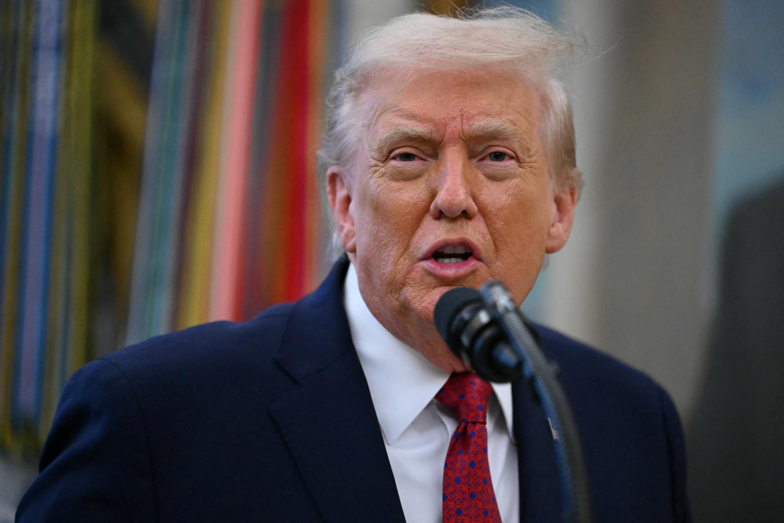 Donald Trump szerint az egészsége remek, csak négyszer annyi aszpirint szed, mint kellene