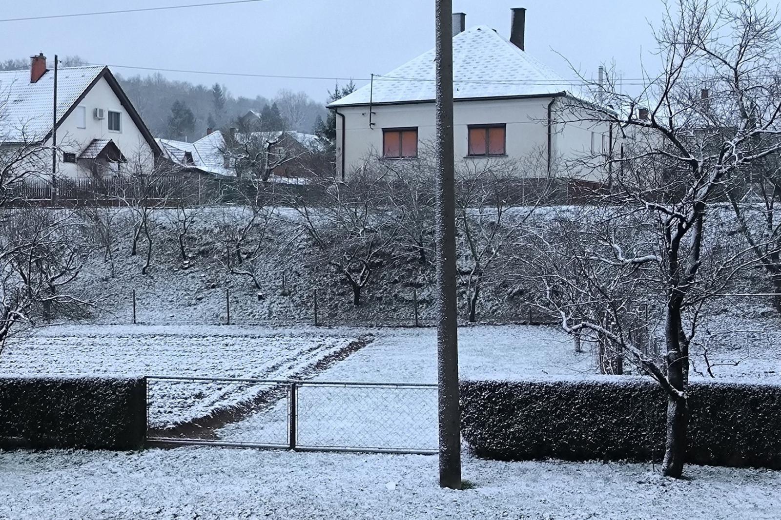 Fehér lett a karácsony az Alpokalján, de a Balaton egy részén is