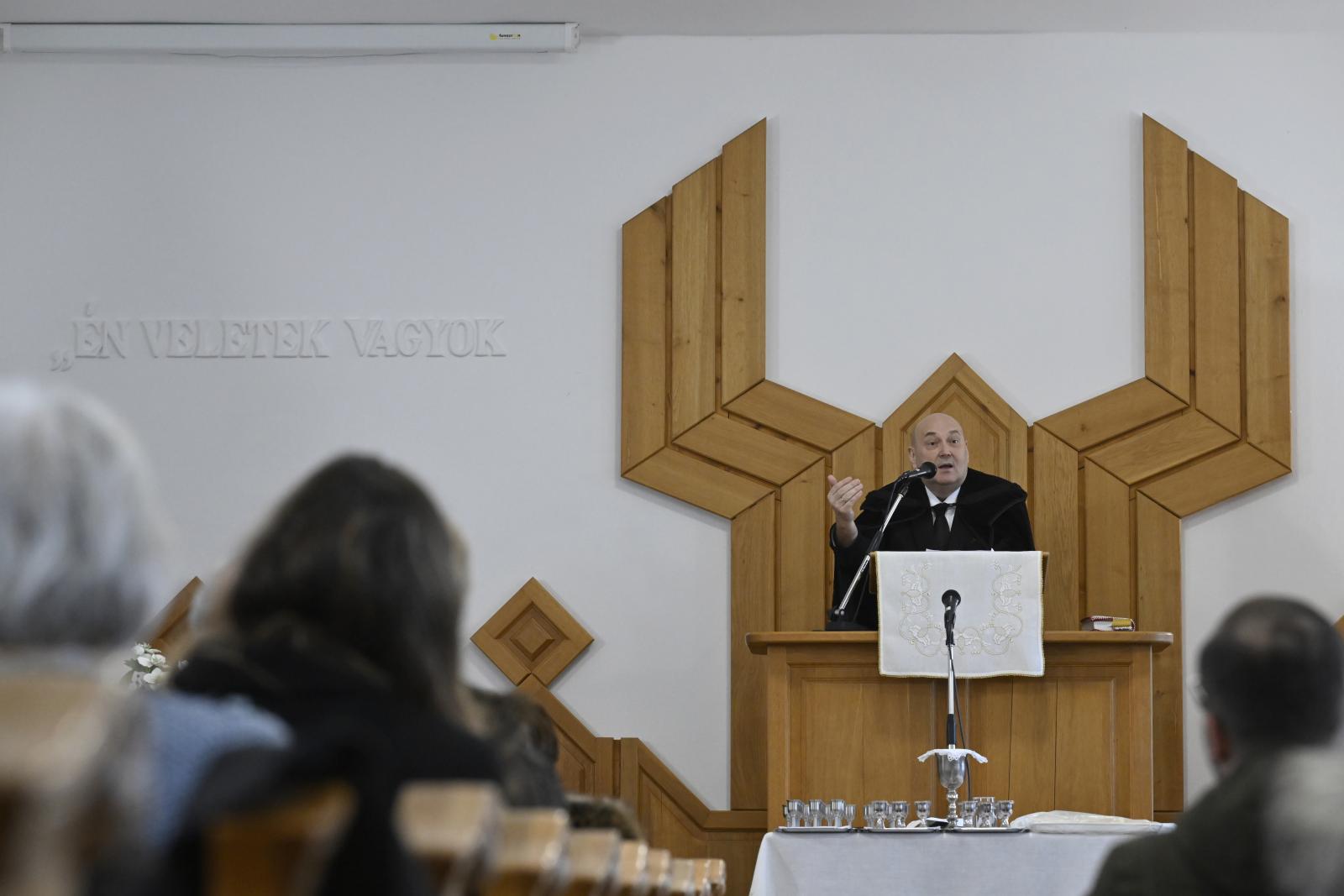 Steinbach József: Jó megállni, Isten igéjére figyelni, és nem csak az ünnepeken