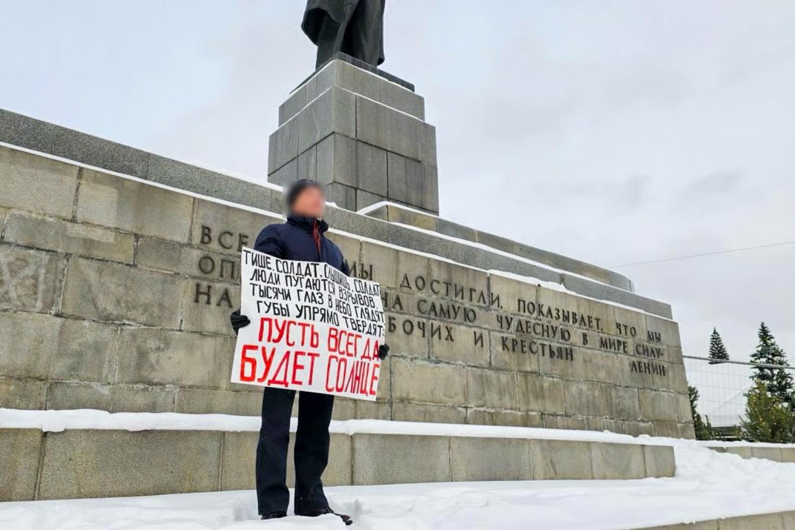 Háborúellenes gyermekvers miatt kapott bírságoltak egy orosz aktivista