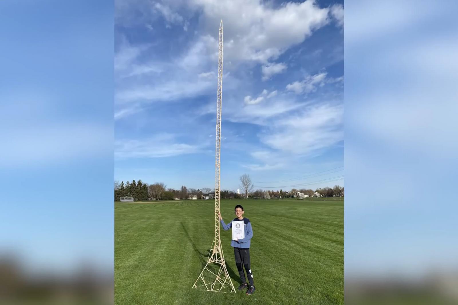 Fogpiszkálóból épített ötméteres Eiffel-tornyot egy tinédzser az Egyesült Államokban