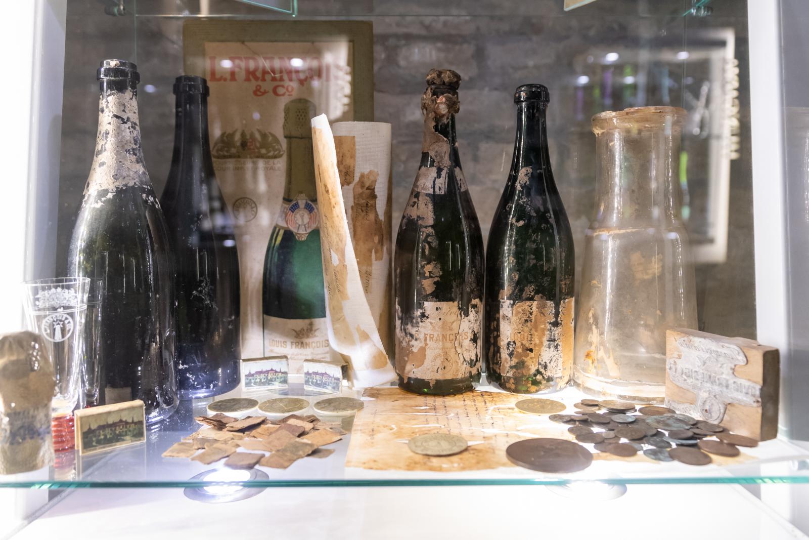 Élesztő üzenet pezsgős palackban