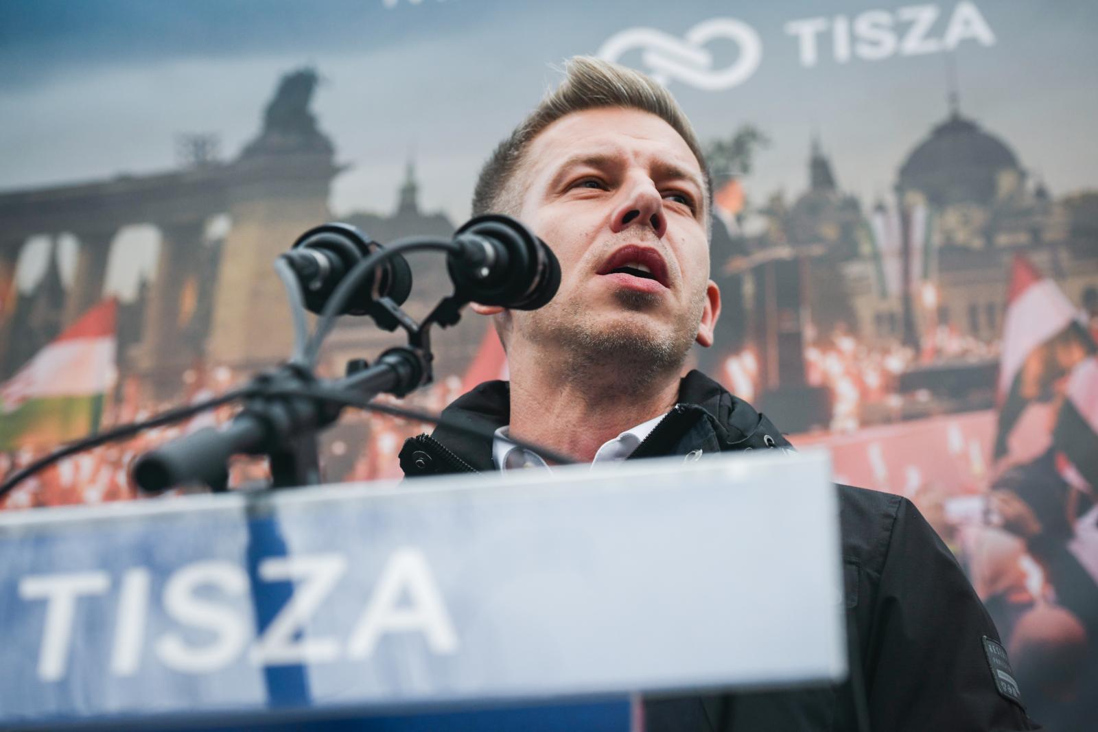 Magyar Péter: El a kezekkel Szily Nórától, el a kezekkel az édesanyámtól, el a kezekkel a nőktől!