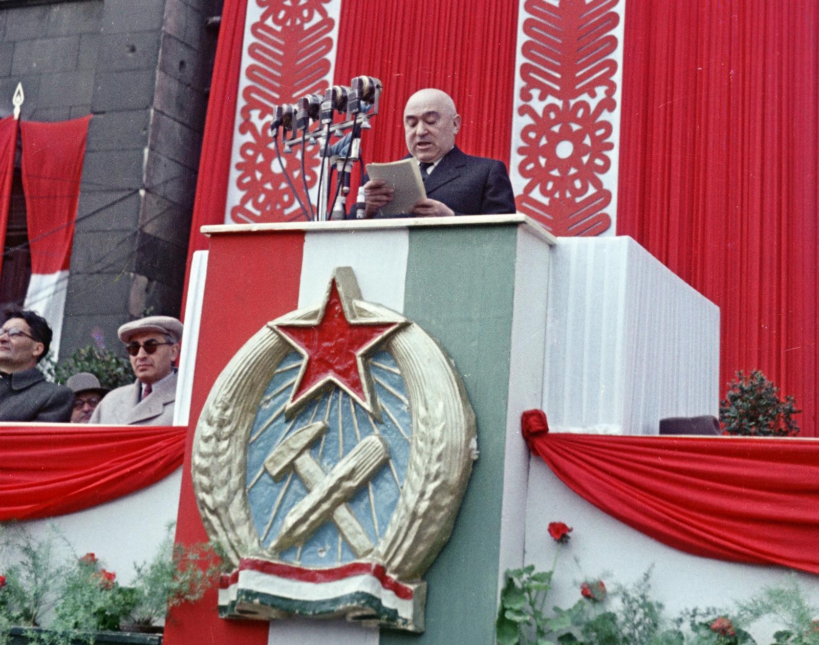 Orbán Viktor itt olvasható, rendkívül őszinte beszéde Rákosi Mátyás régi beszédeire épül