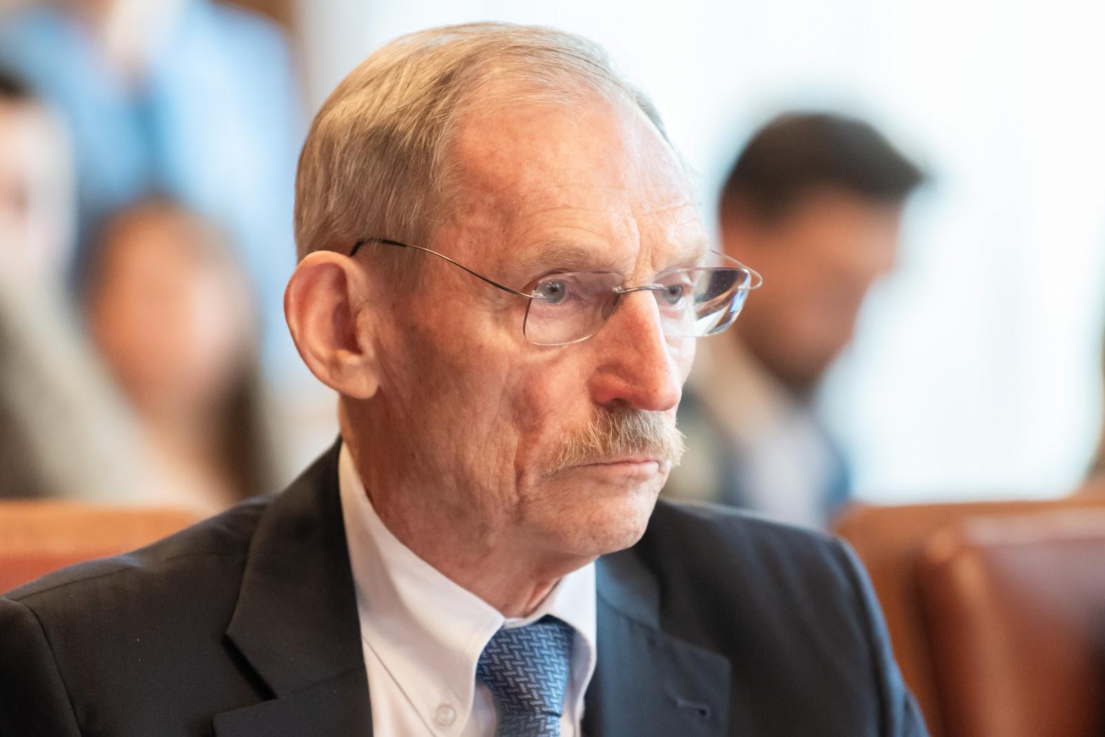 Levelet írtak Pintér Sándornak a nekik járó pótszabadságok miatt a zalaegerszegi kórház szakdolgozói