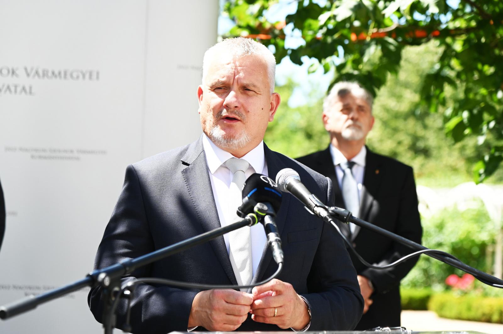 Egy főispánt indíthat a Fidesz Szolnokon