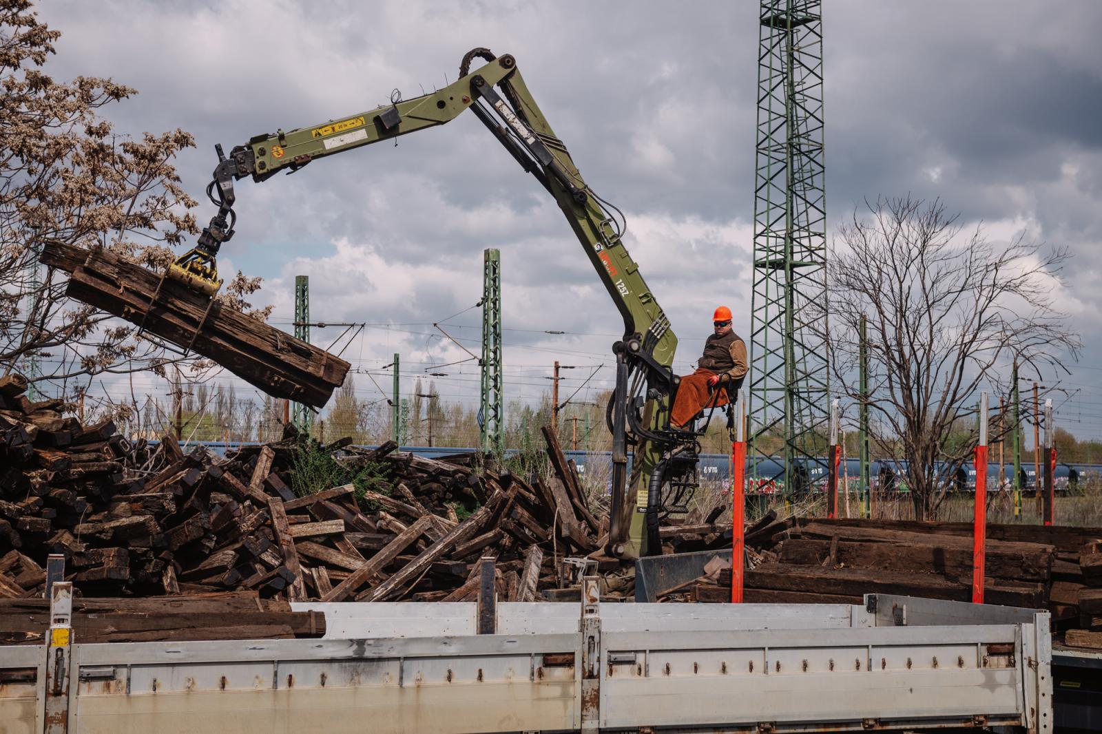 A Magyar Orvosi Kamara (MOK) által szervezett tüntetés Budapesten a Kossuth téren 2025. március 8-án