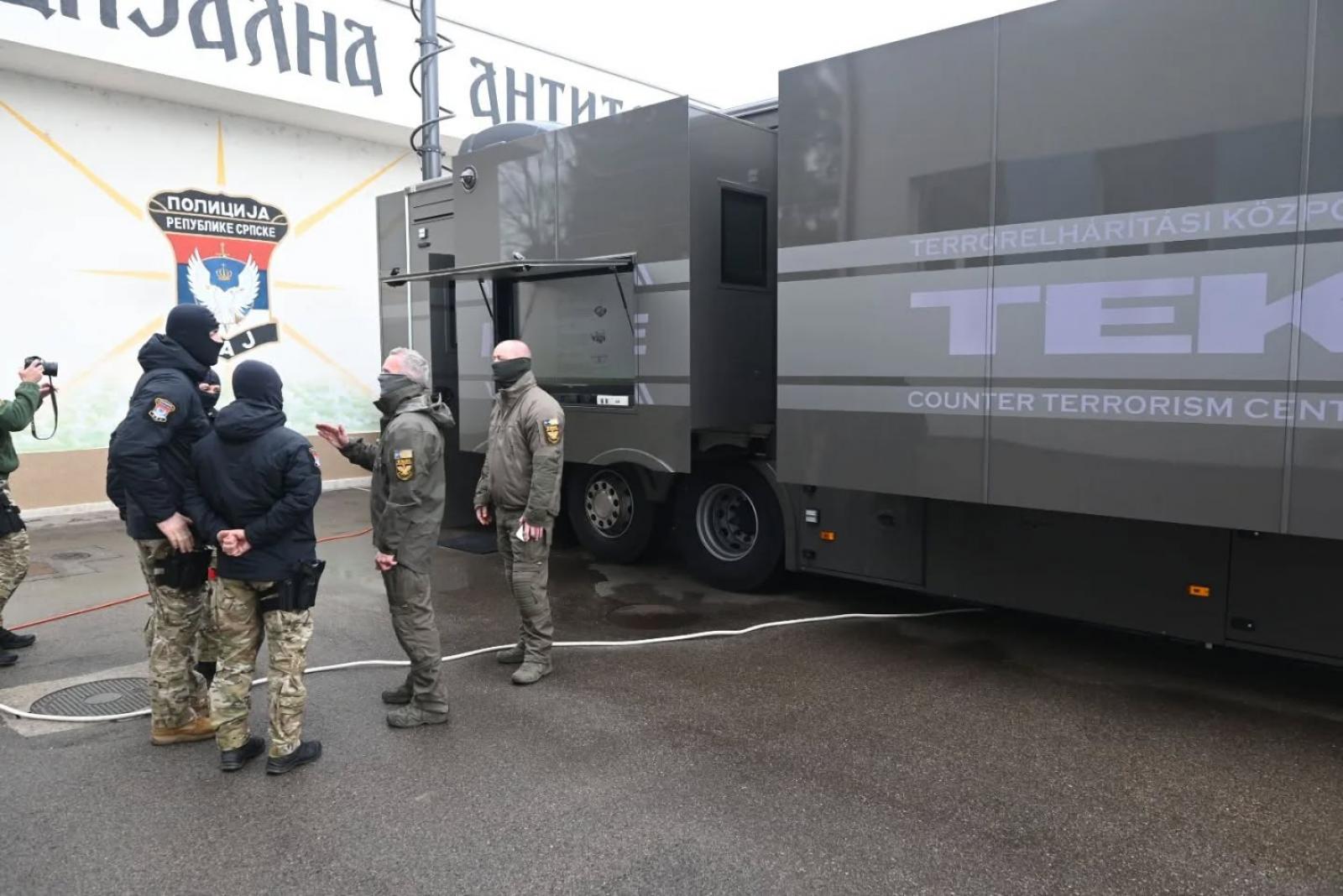 Ki és hová tart: az orbáni lépések miatt a magyar titkosszolgálatok már súlyos bizalomhiánnyal küzdenek a nyugat-európai szövetségeseknél