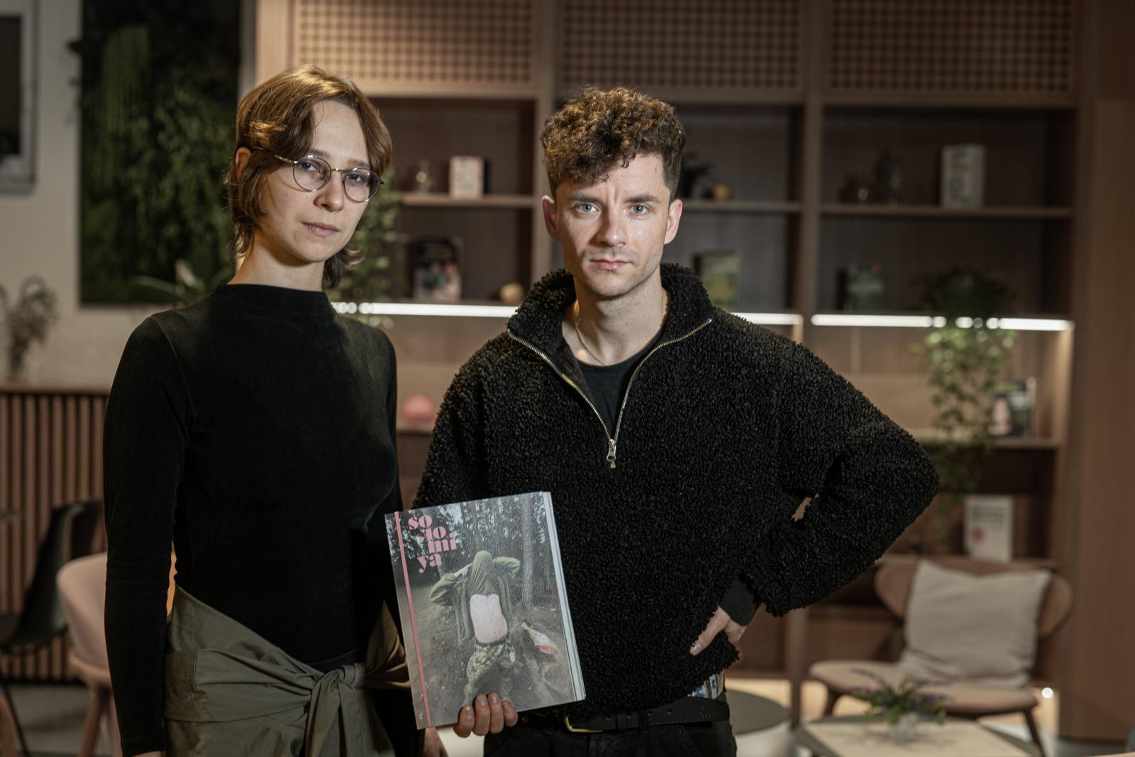 Ivanna Kozachenko kurátor, a Solomiya magazin szerkesztője, Kijev, Sebastian Wells fotográfus, a Solomiya magazin társalapítója, Berlin