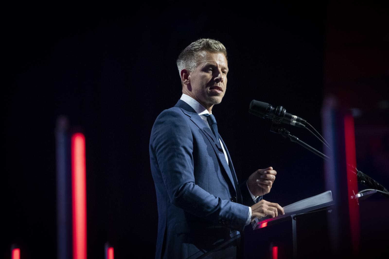 „Ha nem írja alá, úgy a fennmaradó 96 napra is elveszíti miniszterelnök jellegét” – Orbán Viktor helyett Magyar Péter írt levelet a szlovák kormányfőnek a Beneš-dekrétumok miatt